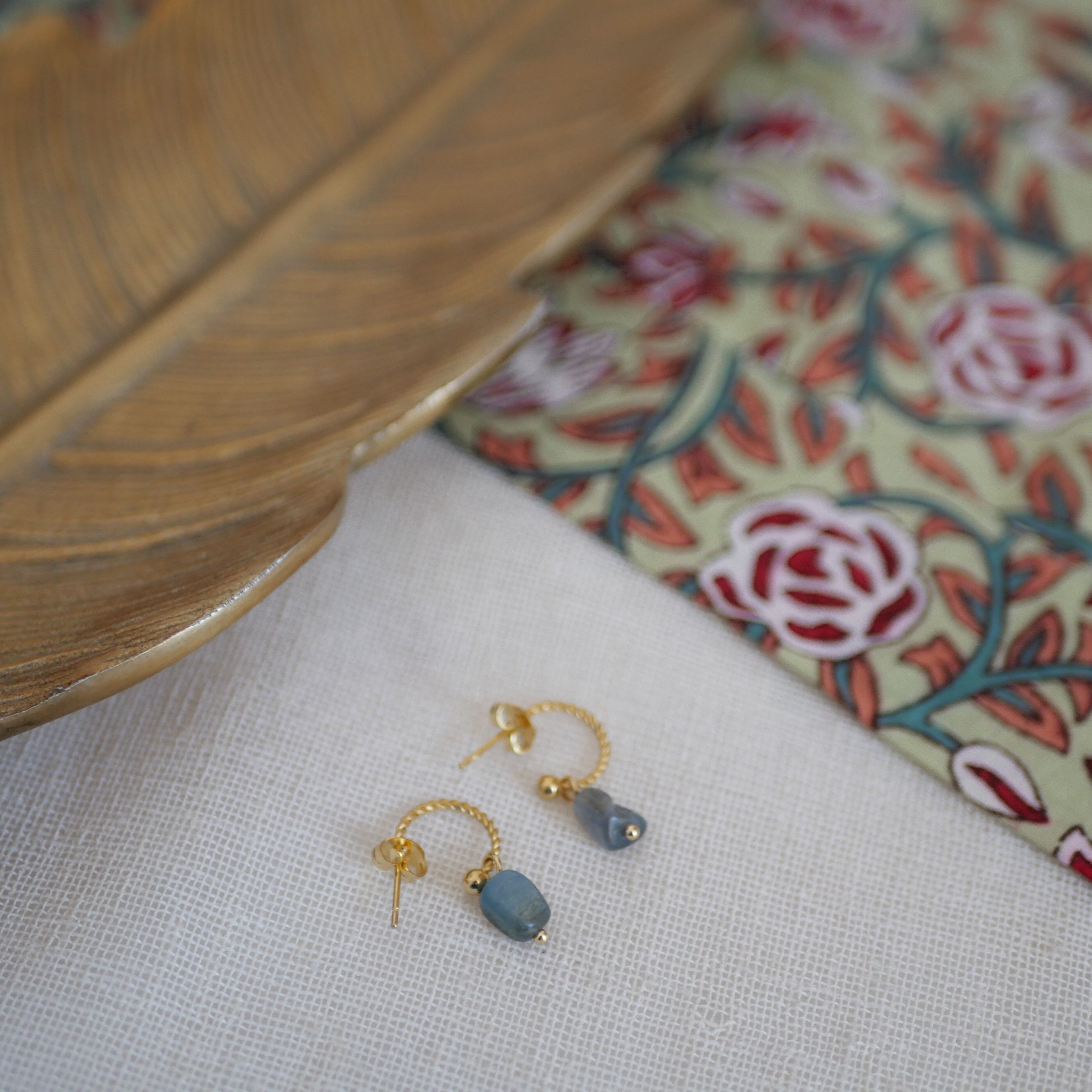 Fama orecchini di cianite