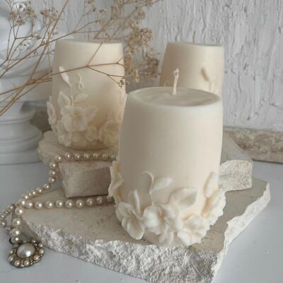 Gabrielle flower candle