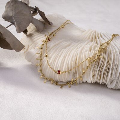 Golden double chain necklace with red detail