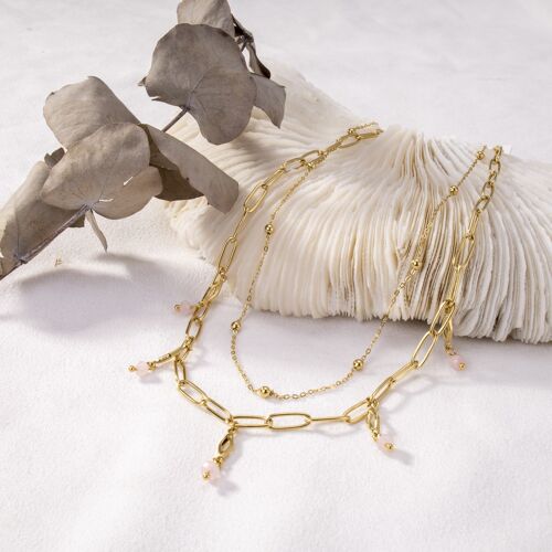 Collier doré double chaîne et mini perles roses pendantes