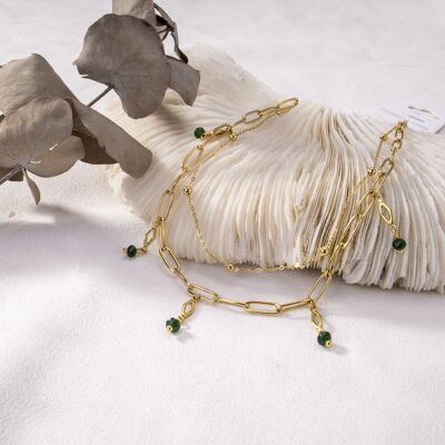 Collana doppia catena dorata e mini perle pendenti verdi