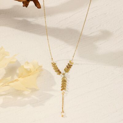 Golden Y necklace with pearls and leaves