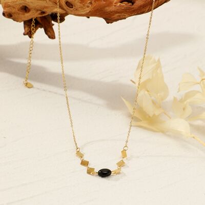 Black pearl golden necklace