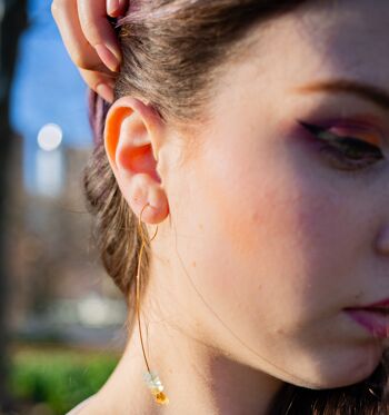 Boucles d'oreilles pendantes moyennes avec pierre précieuse d'améthyste violette et perles d'eau douce avec options de couleur 3
