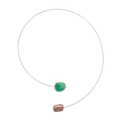 Collier rond avec pierres précieuses tranchées