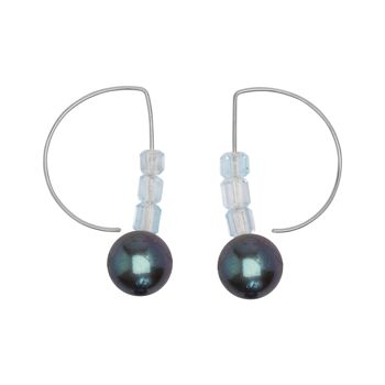 Boucles d'oreilles courbes courtes avec options de calcédoine mystique grise et de perle de topaze 5