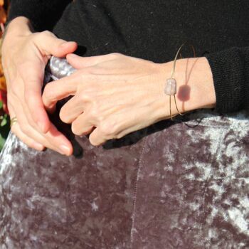 Bracelet rond avec pierres précieuses taillées à la main 2