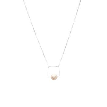 Collier pendentif carré moyen avec perle d'eau douce ronde 9