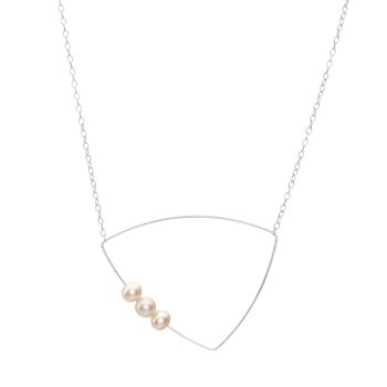 Collier pendentif triangle avec perles d'eau douce rondes 13
