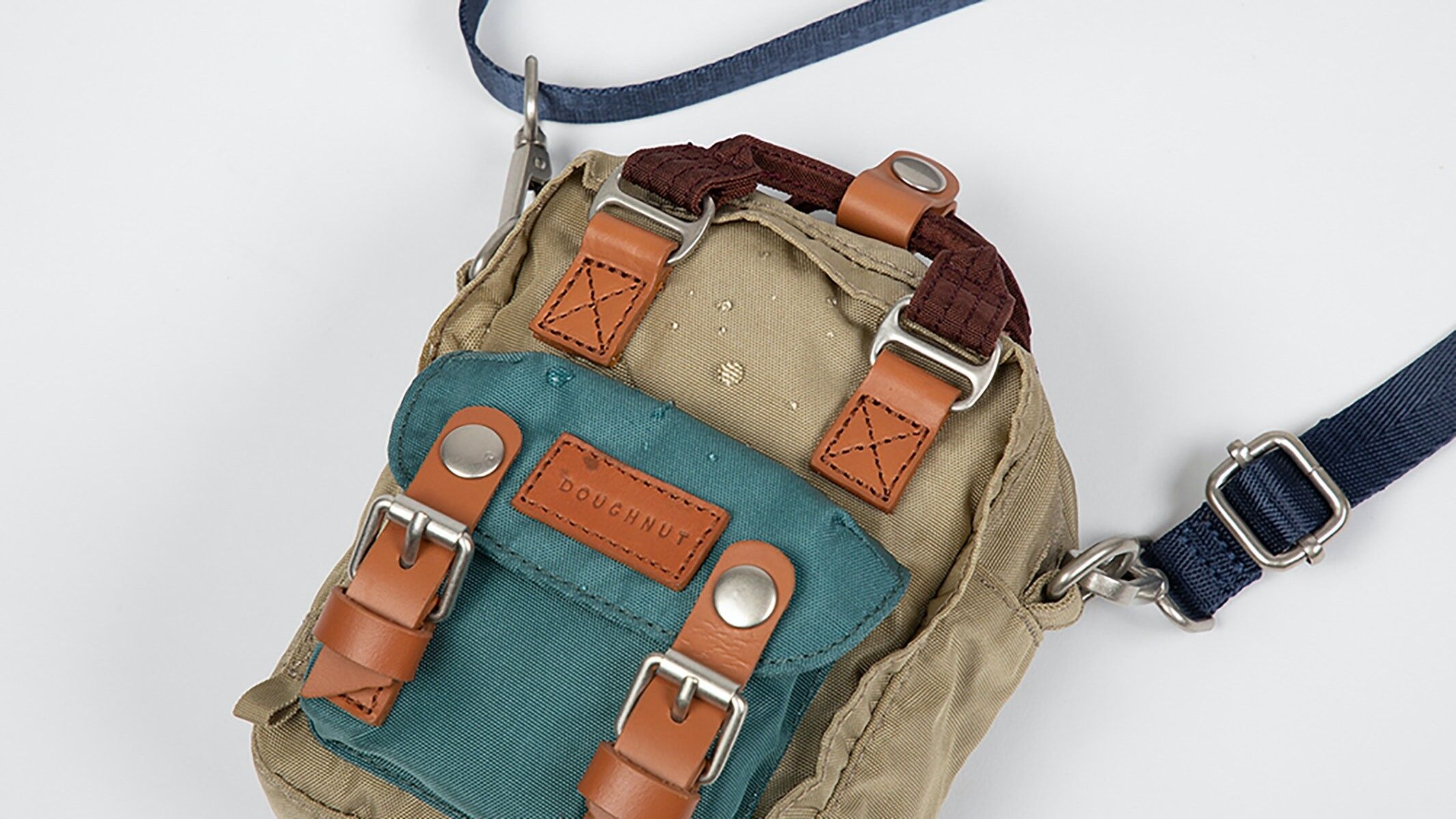 Macaroon Tiny Glossy Blocking Series - piccola custodia a tracolla delle dimensioni di uno smartphone