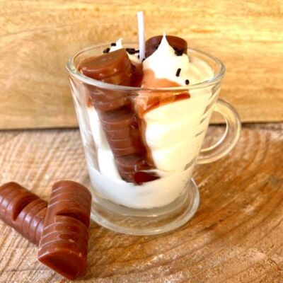 Cup candle hazelnut chocolate bar