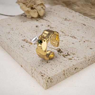 Anillo dorado ajustable con perla blanca