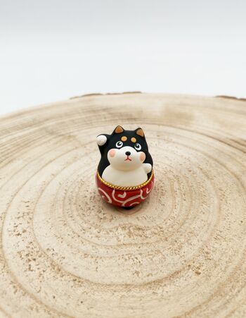 Figurine porte-bonheur culbuto Mini Lucky Chien Shiba en terre cuite 2