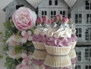 Savon cupcake style shabby aux roses séchées 1