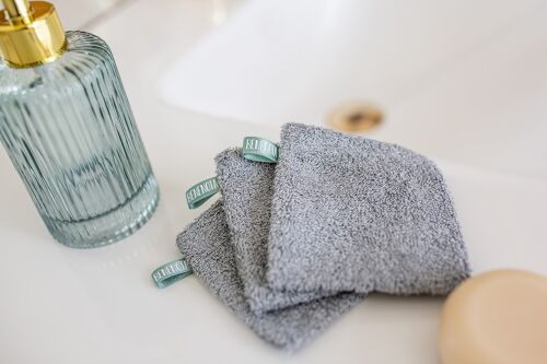 Mini-gants démaquillants lavables en éponge de bambou gris (lot de 3)