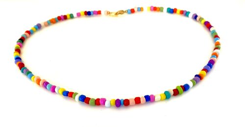 Necklace of multicolor beads