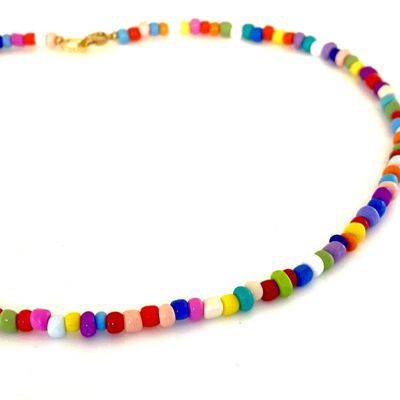 Necklace of multicolor beads