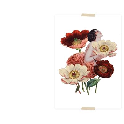 Cartolina collage piccola signora tra i fiori