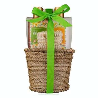 Bath set BLOSSOM in a seagrass basket, with shower gel, body lotion, bath salt and sisal cloth