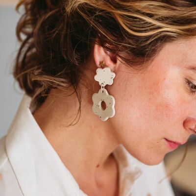 Very light stoneware spring earrings in the shape of a flower and Sterling Silver trimmings