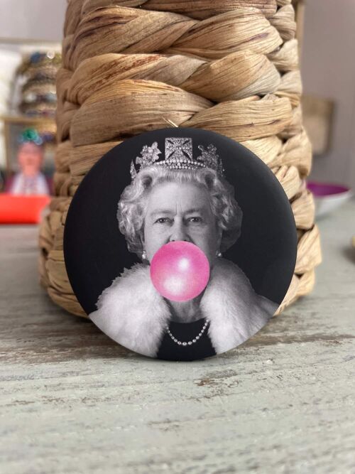 Badge Queen Elizabeth 15