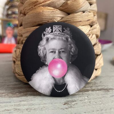 Badge Queen Elizabeth 15