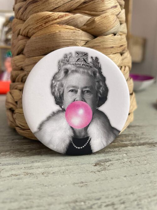Badge Queen Elizabeth 16
