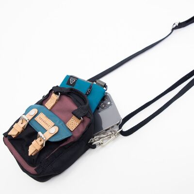 Serie Macaroon Tiny Reborn - borsa a tracolla delle dimensioni di uno smartphone realizzata con materiali riciclati