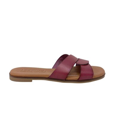 Atria flat sandal in Bordeaux leather