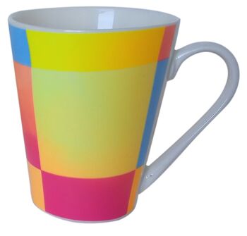 Tasse à café en céramique aux couleurs vives de l'été. 12 pièces dans une boîte à œufs 4