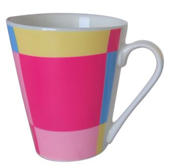 Tasse à café en céramique aux couleurs vives de l'été. 12 pièces dans une boîte à œufs 6