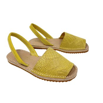 Sandale Eriu Menorcan en cuir jaune 4