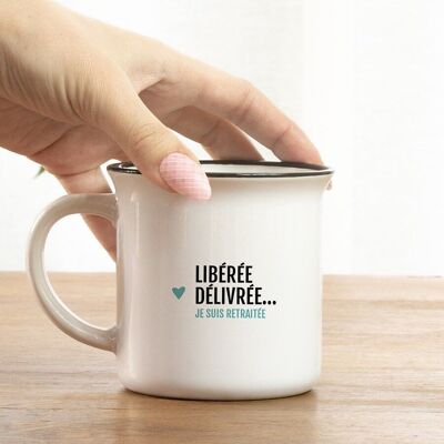 Mug libérée délivrée retraitée (féminin)