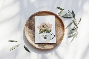Mug carte postale avec fleurs roses et abeille, certifié FSC 4