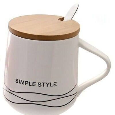 Mug en céramique avec couvercle en bois et cuillère avec STYLE SIMPLE dans une boîte
