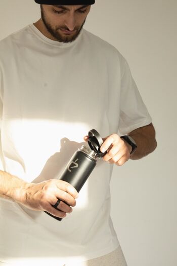 Bouteille isotherme mug thermos "Una botella" noir 650ml de UN MATE. Fiole à vide isotherme 5