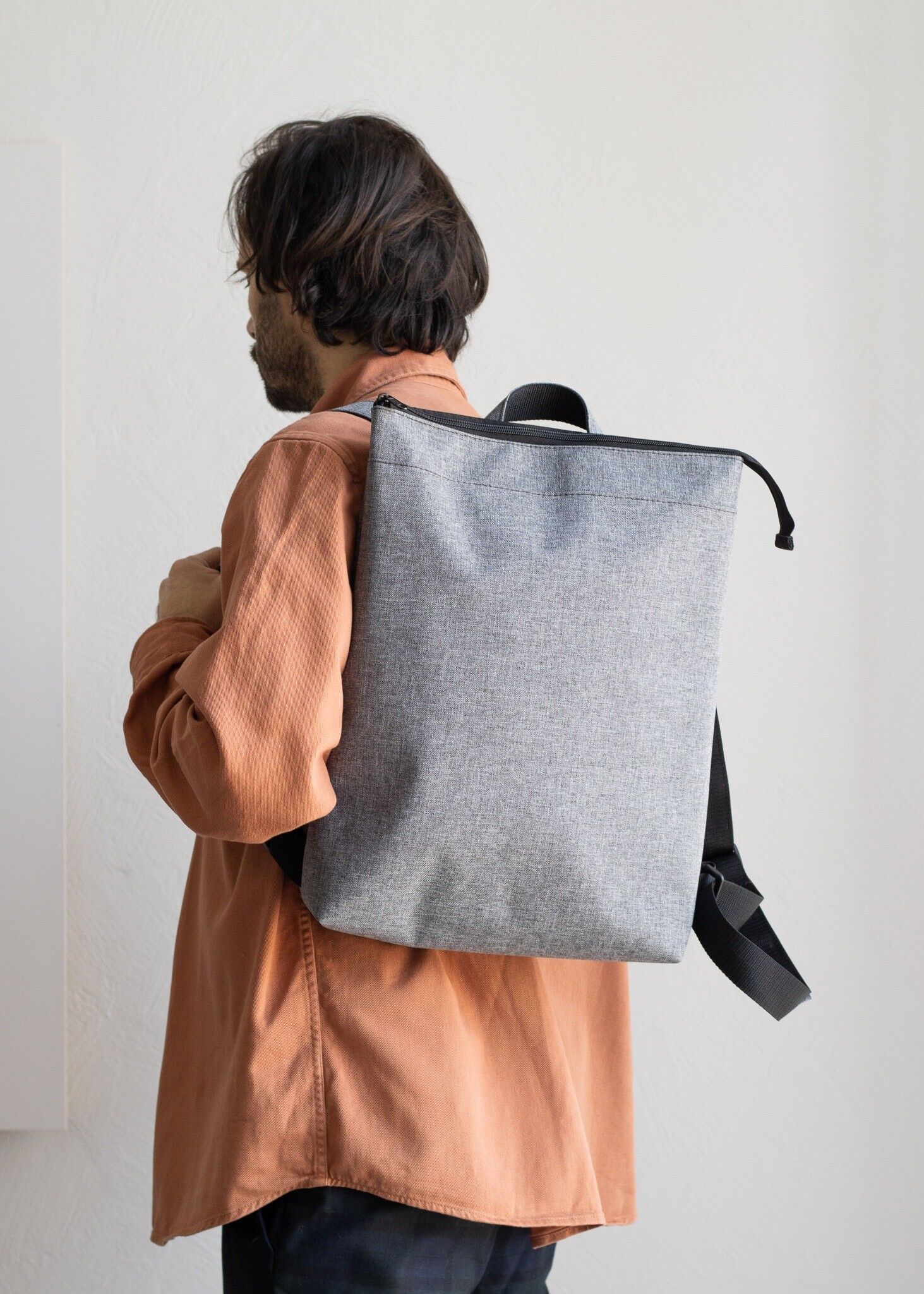 Minimalist shop canvas backpack