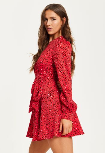 Mini robe portefeuille à imprimé cœur Liquorish et manches longues en rouge 16
