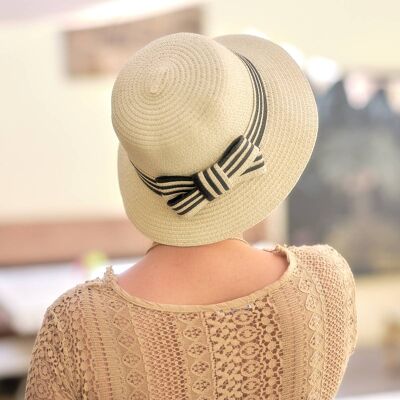 Chapeau Fritalie beige noeud noir