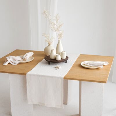 Chemin de table en lin avec coins en onglet SABLE BLANC