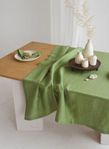 Nappe en lin avec coins en onglet • VERT FORÊT 142x142cm 4