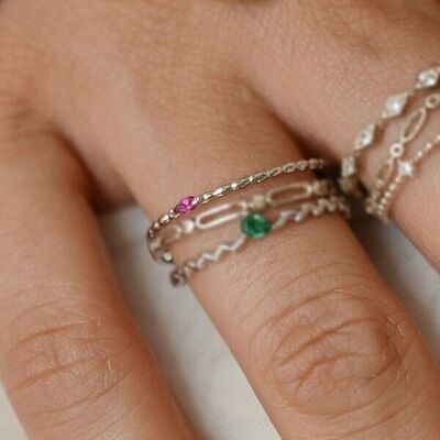Thin 925 silver ring set with almond rhinestones
