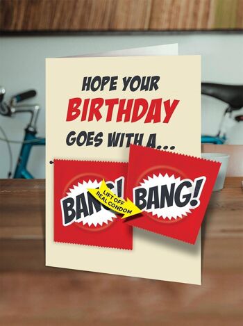 J'espère que votre anniversaire ira avec une carte Bang Condom 2
