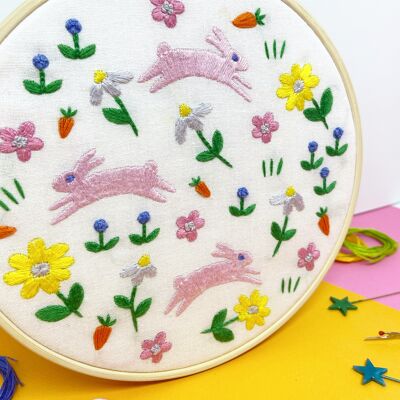 Grand kit de broderie Leaping Bunnies