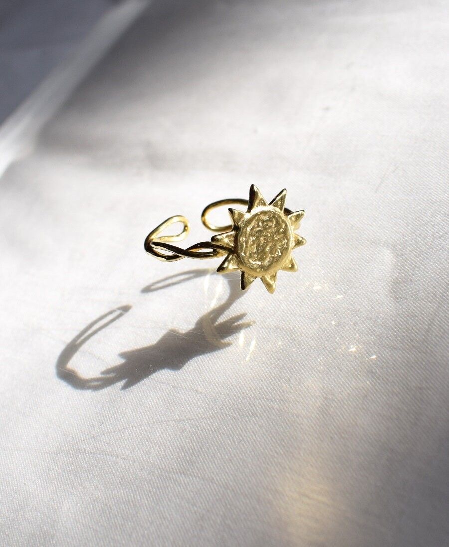 Simple hot sale sun ring