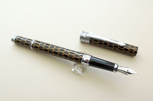 Jackson Pollock Honeycomb Black Fountain Pen