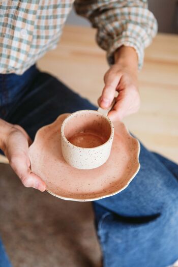 Tasse à café en céramique avec grande anse et intérieur émaillé 7