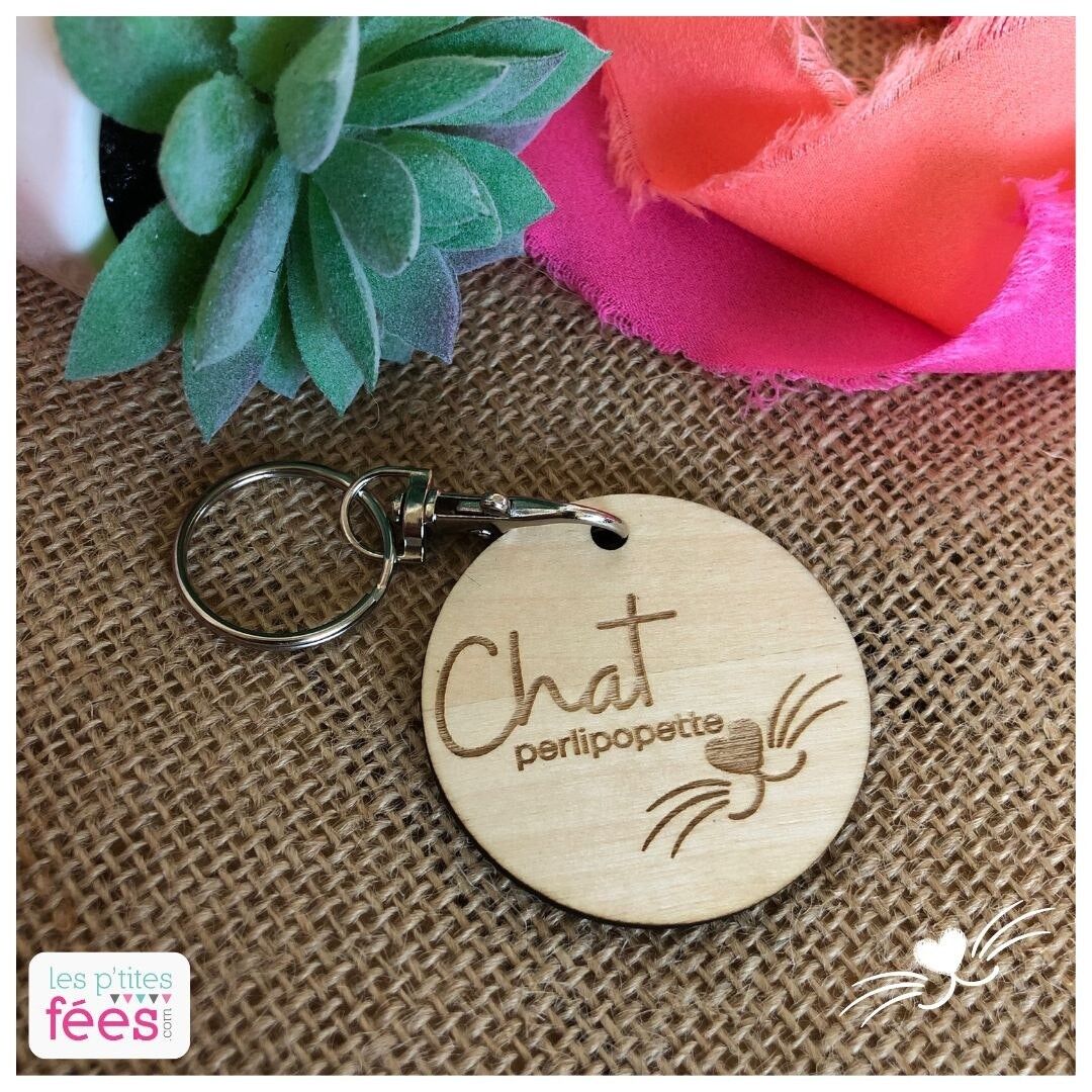 Engraved wooden key ring "Chat perlipopette"