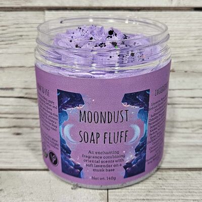 Fluff di sapone alla polvere di luna