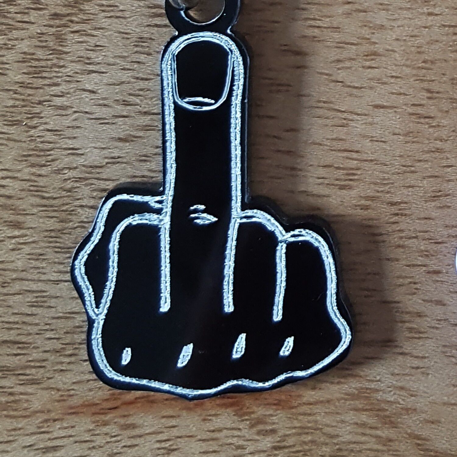 Portachiavi "Dito Nero" in Plexiglass, Artigianato Francese, Fatto a Mano, San Valentino - Secondo Grado - Regalo - Accessorio - Decorazione - Insulto - Umorismo